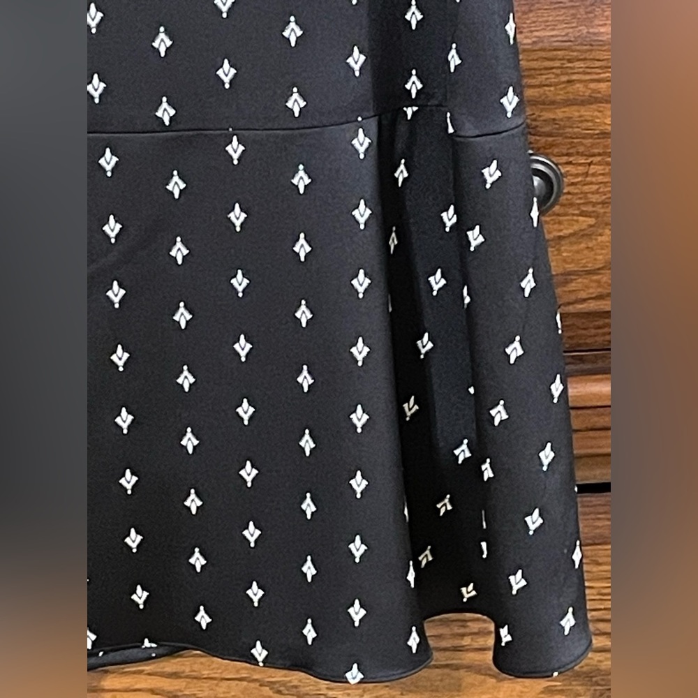 Loft Satin Skirt size 0P - Picture 6 of 9